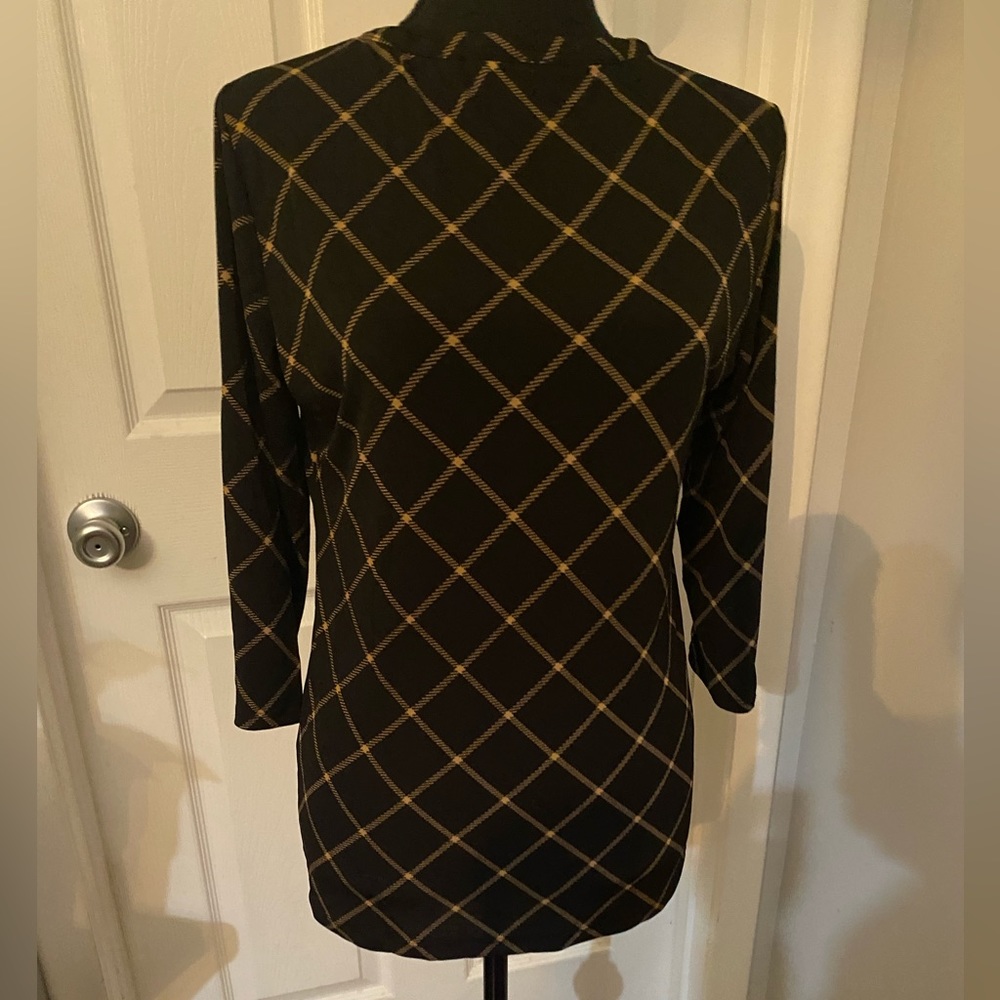 Patterned top awesome for work